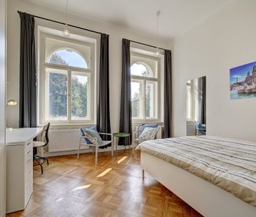 Pronájem moderního, zařízeného, velkého pokoje v residenci Praha 5 ... - Photo 4