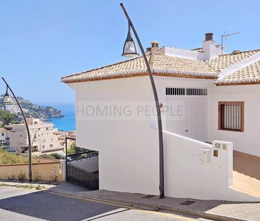 Espléndida casa con vistas panorámicas a la bahía: Privacidad, cochera y a un paso de la playa. - Photo 4