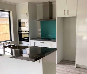 Modern Near-New Home in Ngāruawāhia - Photo 1