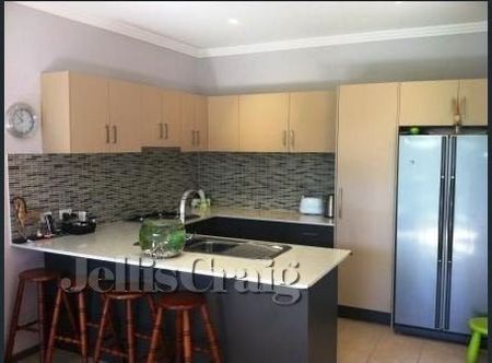 2/119 Blackshaws Road, Newport - Photo 3