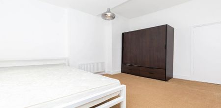 1 Bedroom, 1 bath, 1 reception Flat - Photo 2