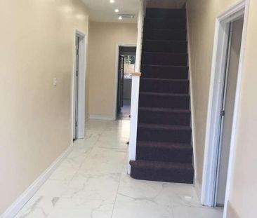 Large Attic Room With Private Toilet - Stockingstone Road, LU2 - Photo 6