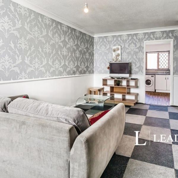 2 bedroom house to rent Westbrooke Close, Chatham, Kent, ME4 - Photo 1
