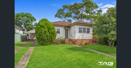 HOME IN A PRIME LOCATION! - Photo 3