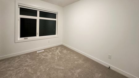 Brand New 2 Bed Townhouse In Mahogany – Lake Access & Modern Luxury. - Photo 3