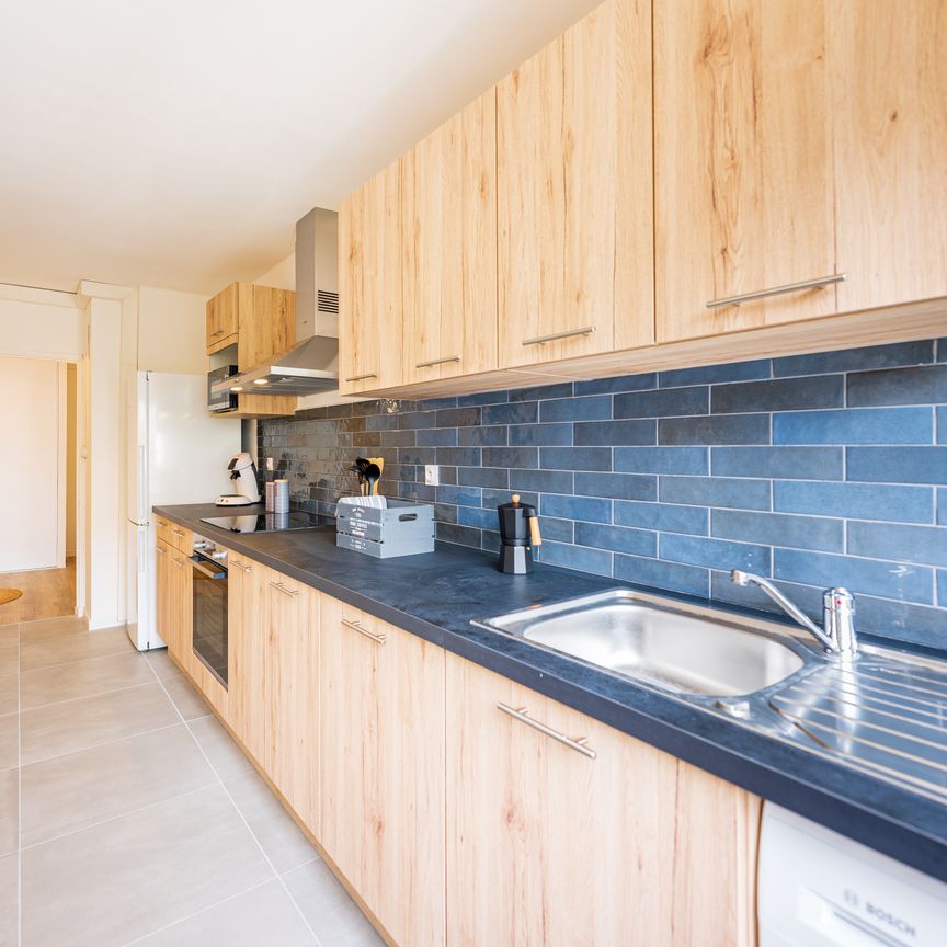 Location Appartement 1 pièce 76m² ST DENIS 97400 - Photo 1