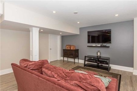 For Lease - 43 Crew Crescent, Vaughan, Ontario - Photo 2