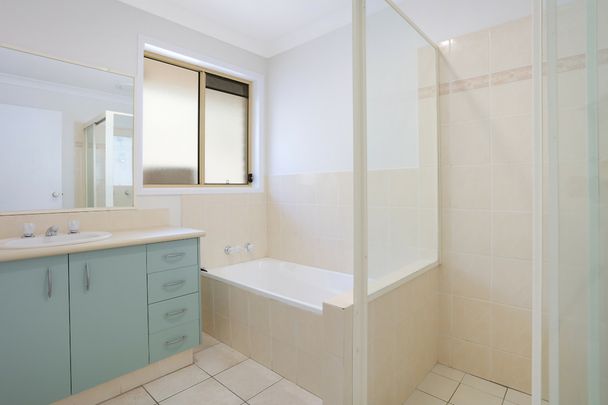 SPACIOUS FAMILY HOME WITH POOL - Photo 1