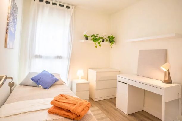 Passeig de la Zona Franca, Barcelona, Catalonia - Photo 1