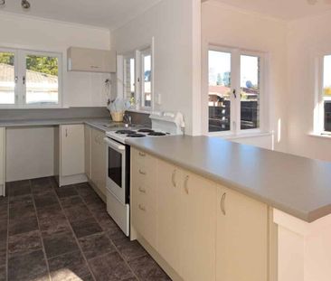 3 bedroom home for rent in Papakura! - Photo 5