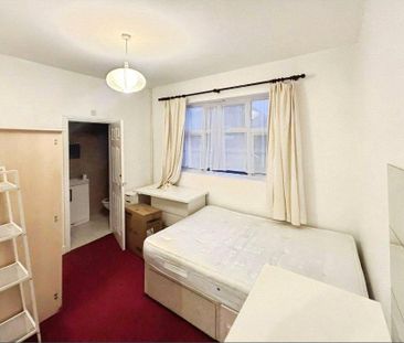 5 bedroom end of terrace house to rent - Photo 3