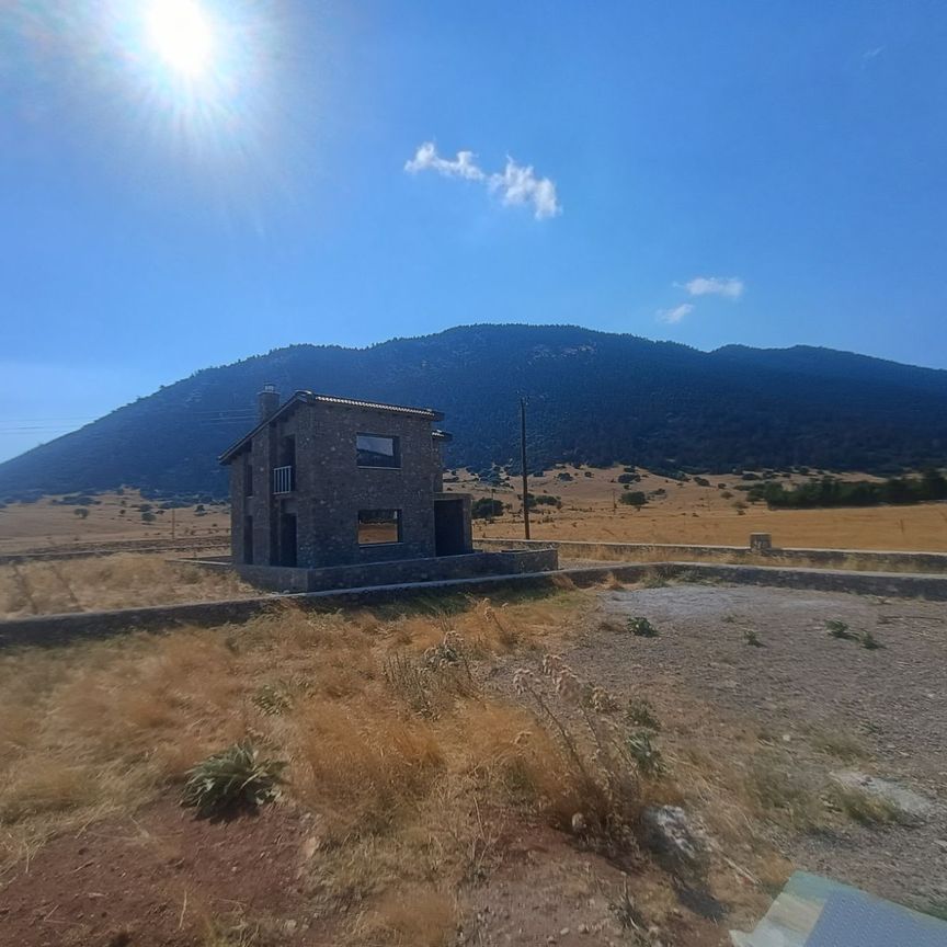 Μεζονέτα για ενοικίαση Καλύβια (Αράχωβα) - Φωτογραφία 1