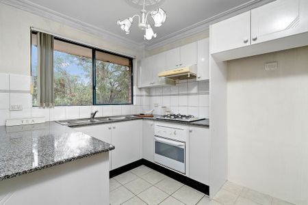 Well Maintained Comfort Home in Westmead - Photo 4