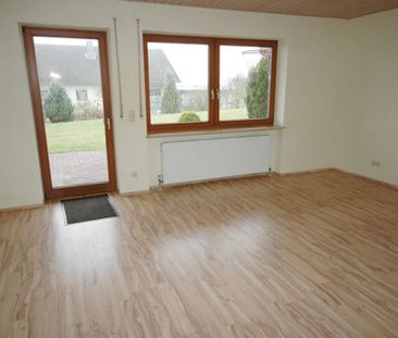 Gemütliches Wohnen im Grünen! Ruhig gelegene 2-Zi.-Wohnung in Siegenhofen, zw. Deining und Neumarkt - Foto 2