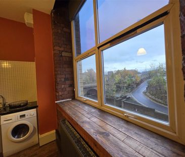 Sprinkwell, 1 Bradford Road, Dewsbury, West Yorkshire, WF13 - Photo 4