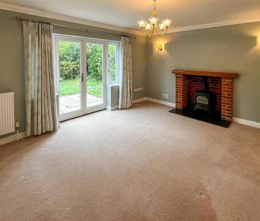 4 bedroom detached house to rent - Photo 1
