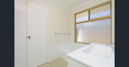 Spacious Carlisle home in convenient central location - Photo 5