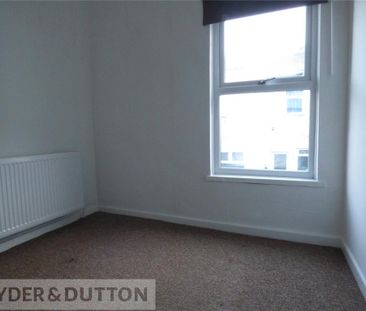 2 bedroom end of terrace house to rent - Photo 5