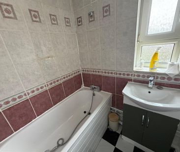 4 Bed Maisonette, Rogers Road, E16 - Photo 6