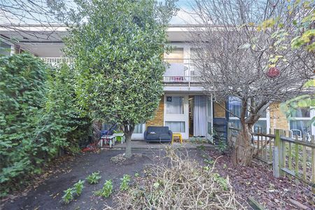 Winstanley Estate, London, SW11 2EW - Photo 4