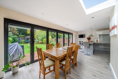 4 bedroom detached house to rent - Photo 4