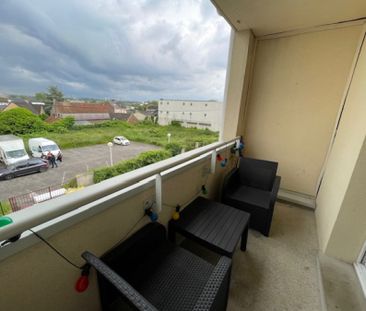 T3 EN RESIDENCE SECURISEE AVEC BALCON ET PARKING - Photo 2