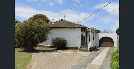 Renovated Three Bedroom in Corio - Photo 2