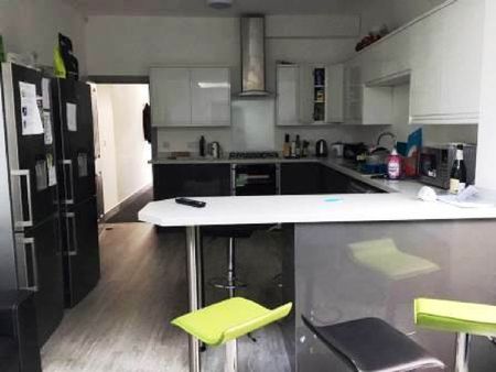 92 Exeter Road - Photo 4