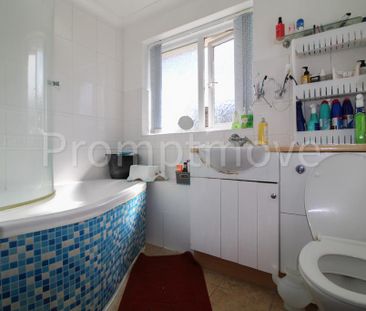 3 bedroom semi-detached house to rent - Photo 4