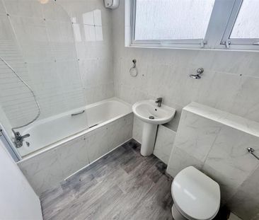 3 bedroom maisonette to rent - Photo 2