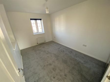 4 bedroom detached house to rent - Photo 5