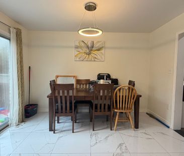 For Lease - 3252 Equestrian Crescent, Mississauga, Ontario - Photo 6