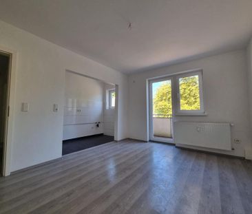 Demnächst verfügbar! Vollständig renovierte 2-Zimmer-Wohnung mit Ba... - Photo 1