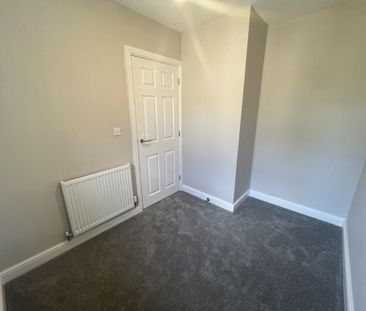 3 bedroom semi-detached house to rent - Photo 6