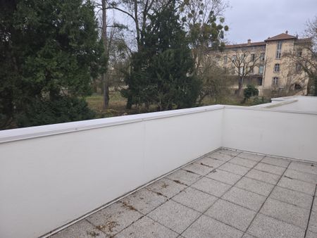 NANCY / QUARTIER SANTIFONTAINE : BEL APPARTEMENT DUPLEX T4 AVEC TERRASSE ET PARKING - Photo 2