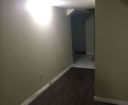 For Lease - 8 Ryecliffe Court, Toronto, Ontario - Photo 4