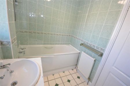4 bedroom terraced house to rent - Photo 4