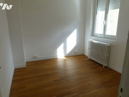 Séjour, salle à manger, cuisine, 3 chambre, salle de bains, chauffage central fuel terrasse, jardin - Photo 4