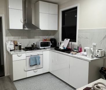 3-bedroom shared house, Unit Cadorna St - Photo 3