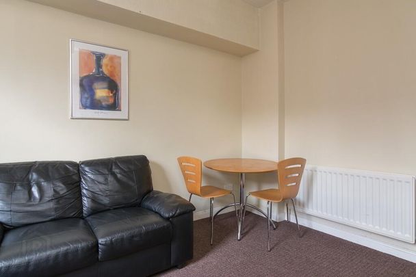 Flat 2, 43 Wellesley Avenue, Belfast, BT9 6DG - Photo 1