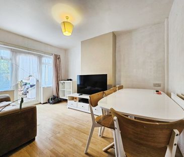 Spinney Drive, Feltham, TW14 8PN - Photo 2