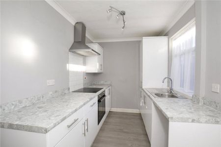 2 bedroom terraced house to rent - Photo 2