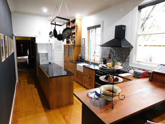 FULLY FURNISHED THREE BEDROOM HOME IN FASHIONABLE SOLDIERS HILL - Photo 1