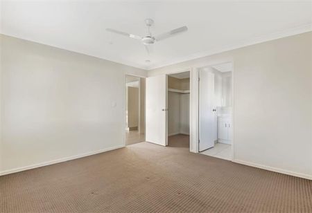 Spacious Family Home in a Peaceful, Family-Friendly Street! - Photo 3