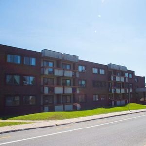 2 CH - 1 SDB - Laval - $1,450 /mo - Photo 2