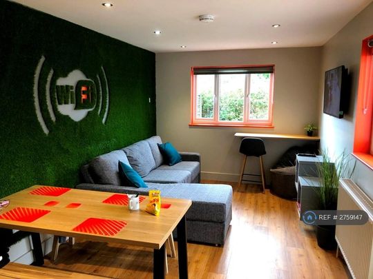 1 bedroom in a house share to rent - Photo 1