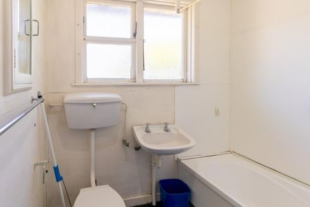 Cosy 2 Bedroom home in Strathern! - Photo 5