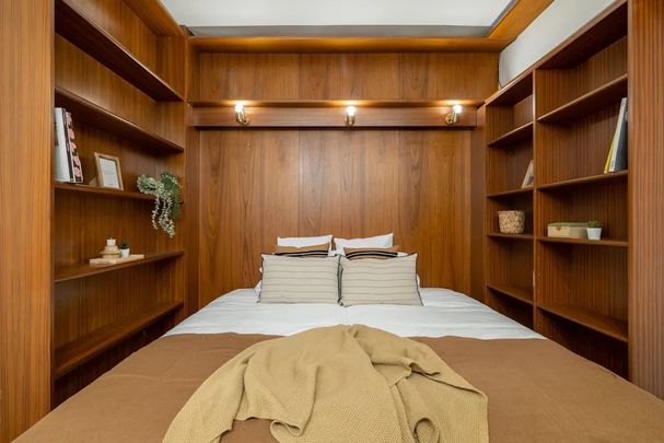 Carrer de Bailèn, Barcelona, Catalonia 08037 - Photo 1