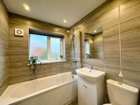 Wellstone Garth, Bramley, Leeds - Photo 4