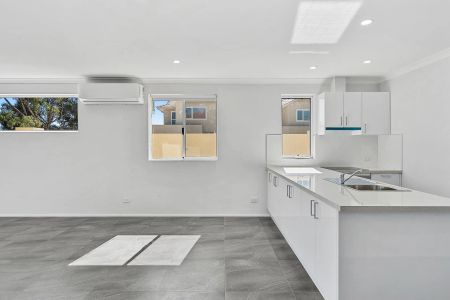 Brand New 3 x 2 x 1 Apartment in a Peaceful Complex with a Pool - Photo 5